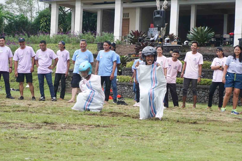 Outing Bali - Lari Karung