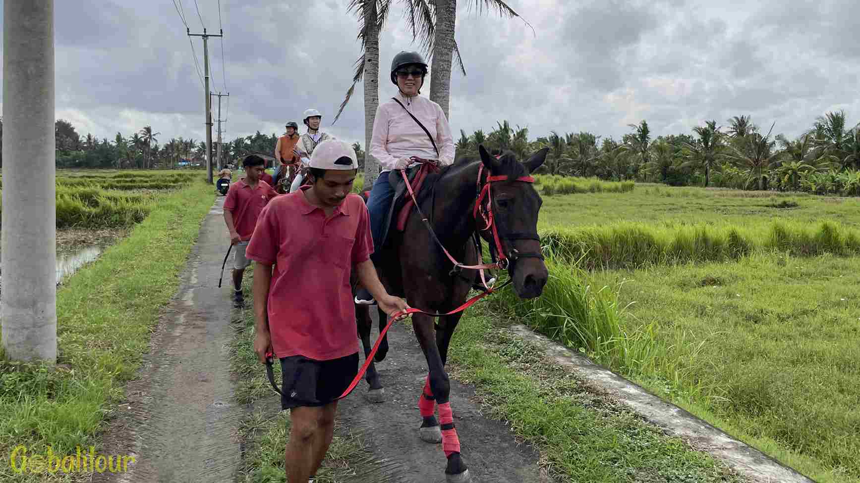 Bali horse riding menikmati alam pedesaan dan pantai