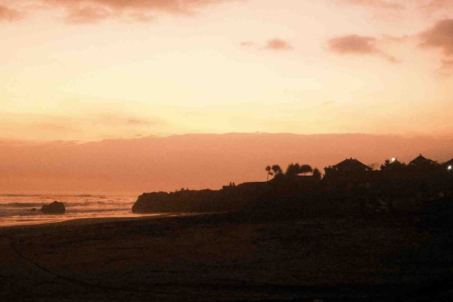 rekomendasi pantai sepi yang bisa anda kunjungi saat berlibur di bali