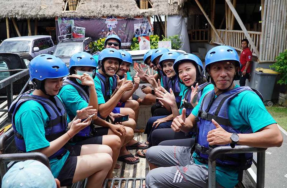 Bali Team Building - Persiapan Rafting Garuda Indonesia