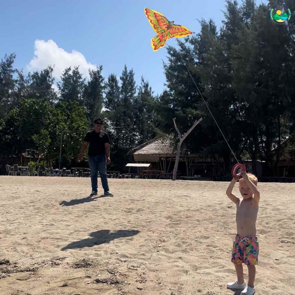 Melukis Layangan Bali - Balines Kite
