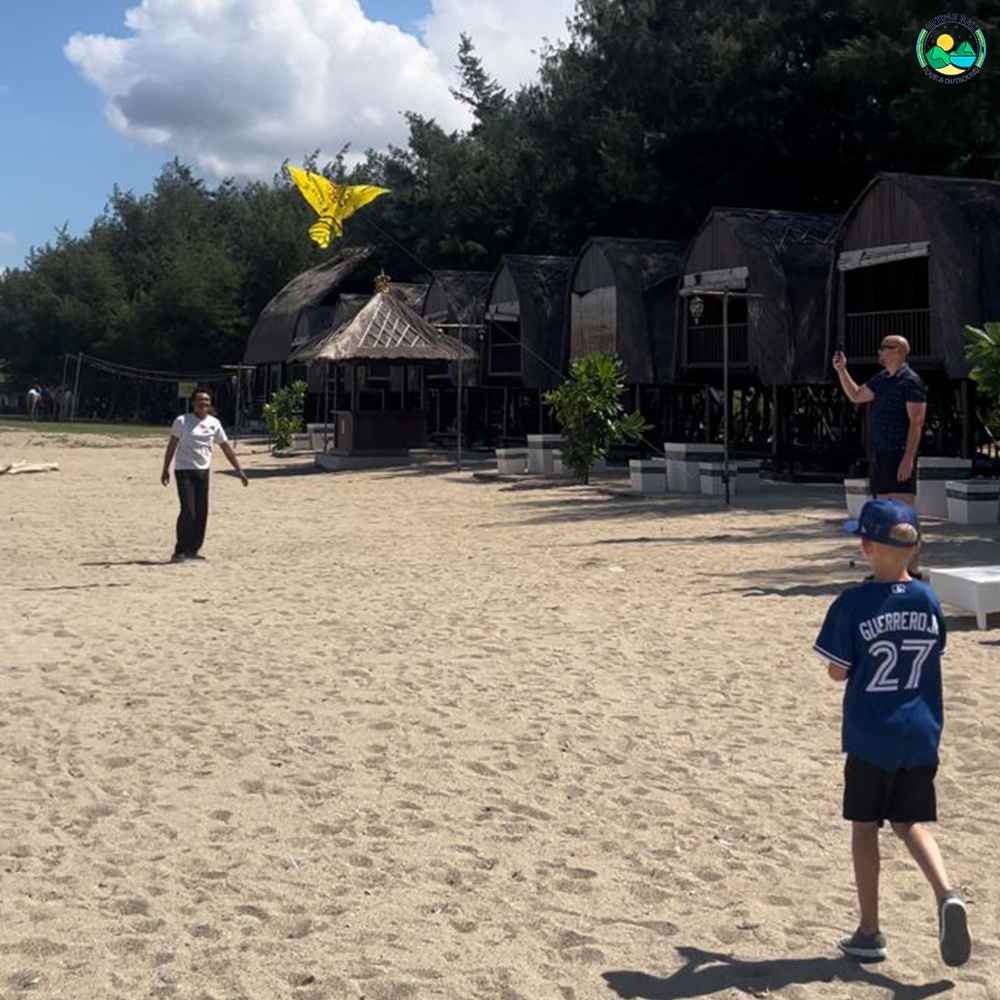 Melukis Layangan Bali - Play Kite